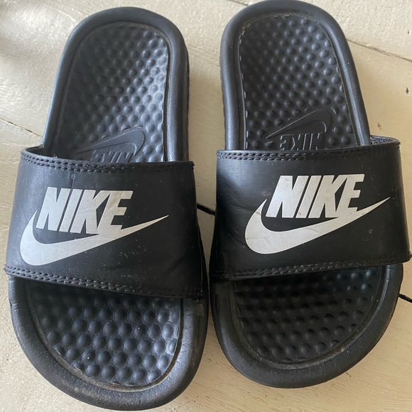 12c nike slides